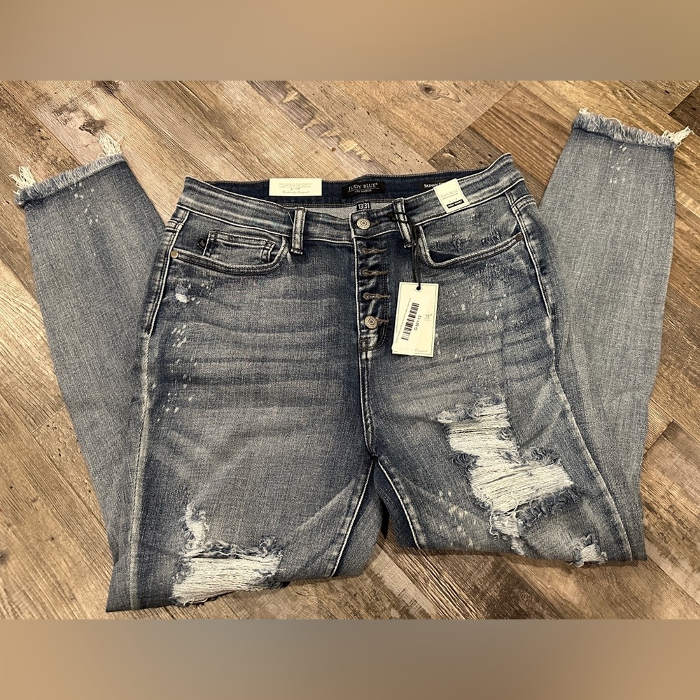 NWT Judy Blue bleach splash distressed high rise button fly skinny jean